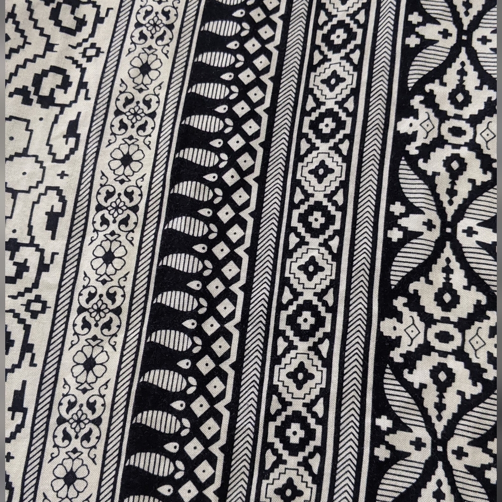 Jessica Simpson Black and Cream Bohemian Print Flare Leg Pants, size small - Picture 2 of 3
